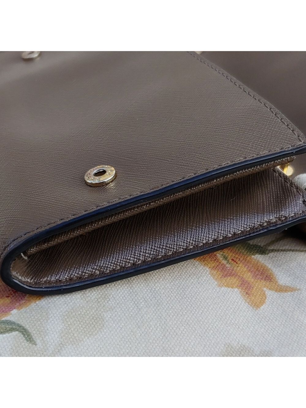 Marc Jacobs Tan and Brown Saffiano Leather Fold Clutch Wallet - Picture 8 of 17